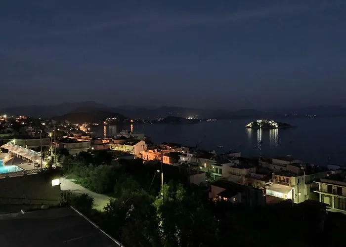 Lovely With Awesome View 아파트 Tolón